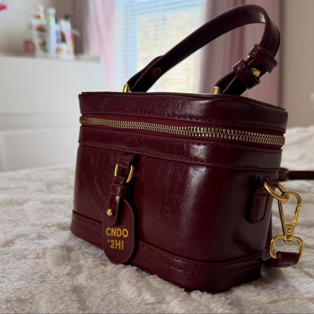 SHEIN Burgundy Mini Train Case Crossbody Bag with Gold Hardware
